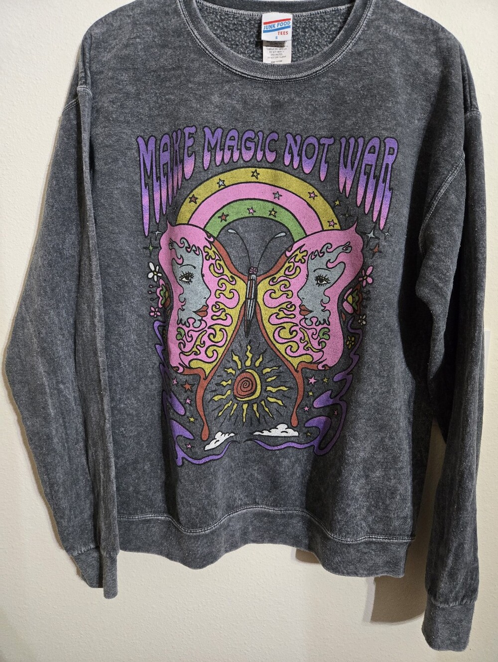 Make Magic Not War Graphic Crewneck Sweater - Gray